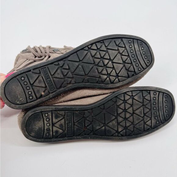 Grey Fringe Minnetonka Booties Women's Size 8 - Picture 6 of 8